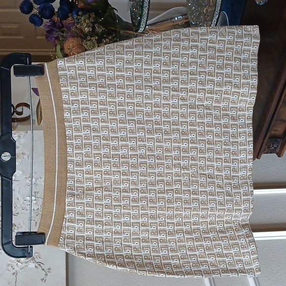 NWT Pull & Bear 100% Cotton Logo Print Mini Skirt. Size S - Picture 8 of 15